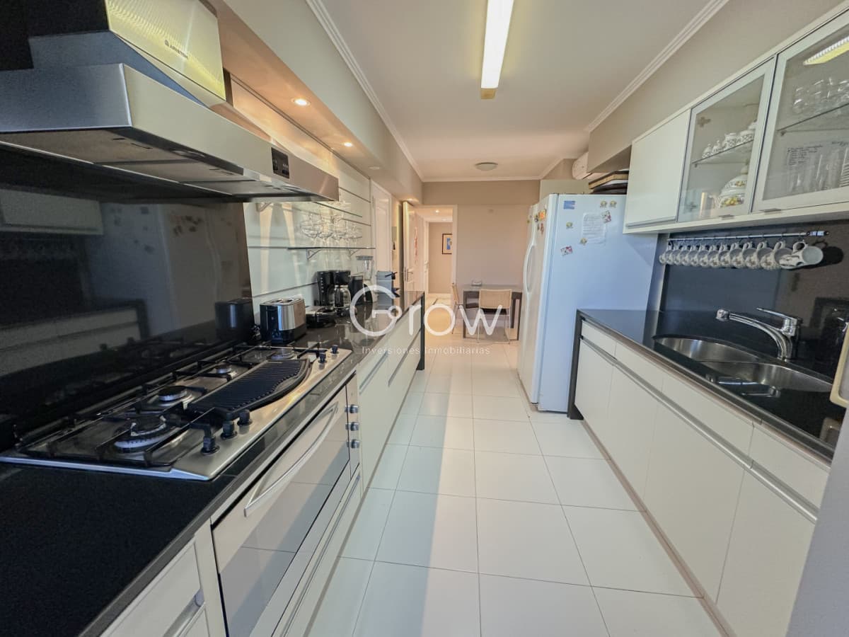 Exclusivo penthouse en primera línea de Playa Brava