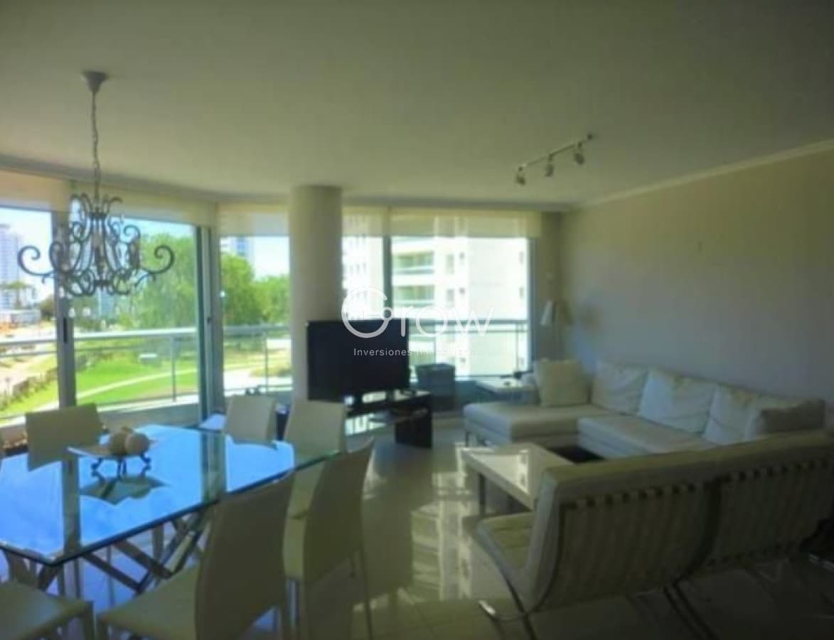 Hermoso apartamento en Ocean Drive II