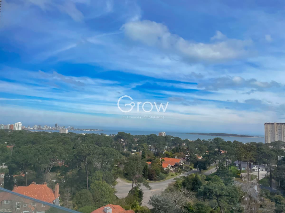 Piso alto en Av Roosevelt, alquiler de verano, Punta del Este!  -
