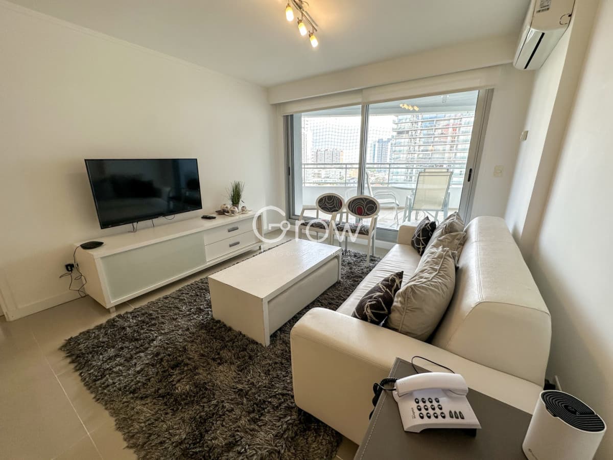 Departamento esquinero en venta en Forest Tower II