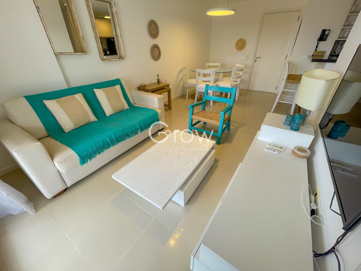 Hermoso apartamento en alquiler de verano, a pasos de Playa Brava  -