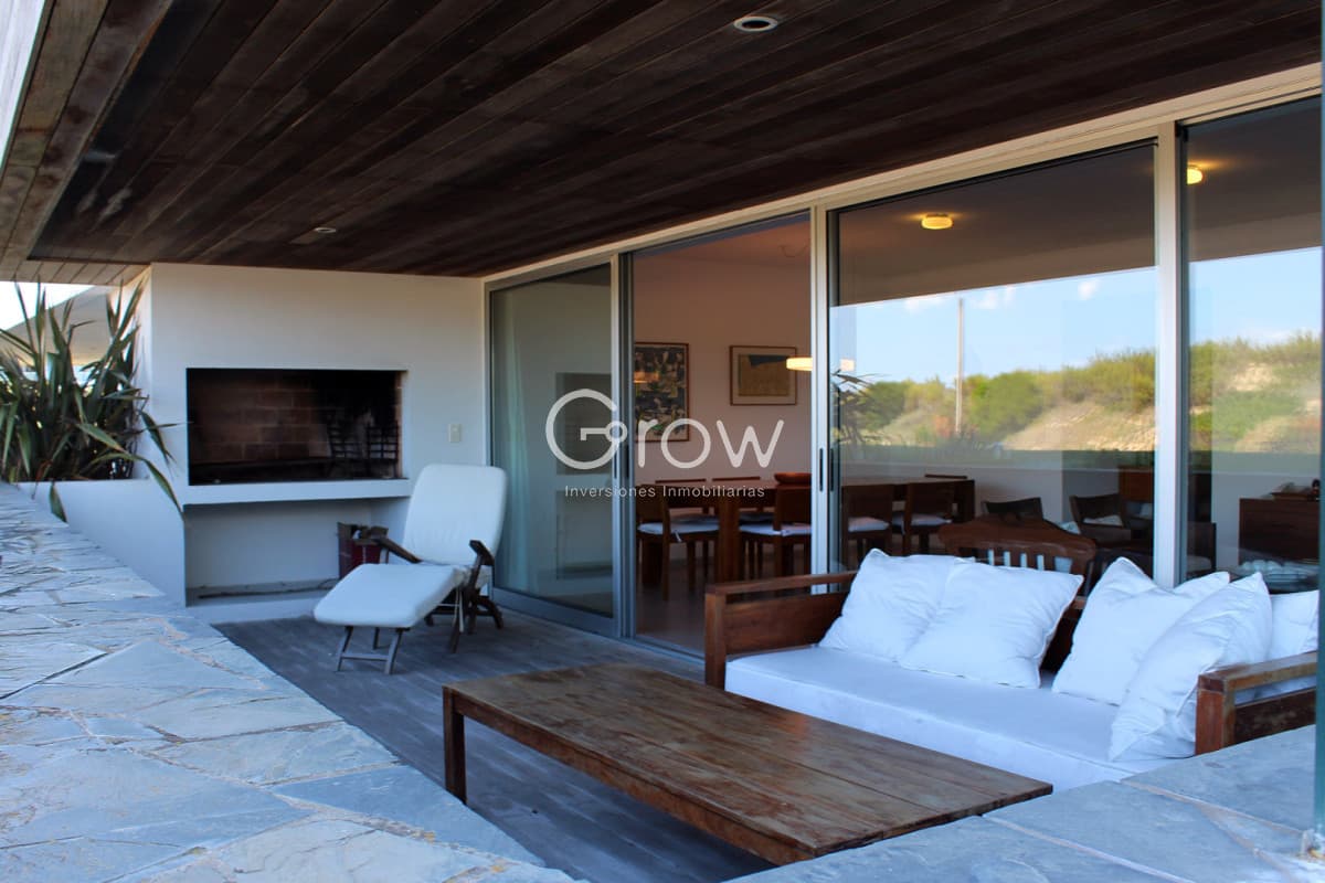 Excelente departamento frente al mar en Brava 28