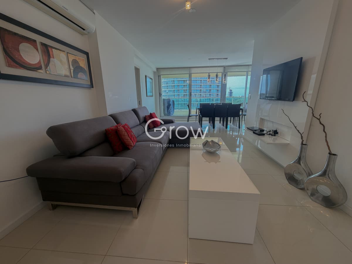 Apartamento de 3 dormitorios en  Roosevelt