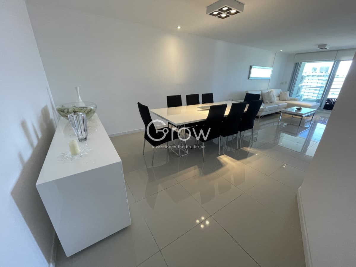 Wind Tower en venta piso alto!