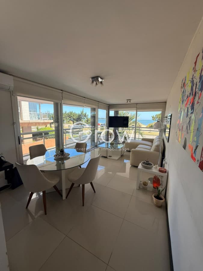 Moderno apartamento de 2 dormitorios   -
