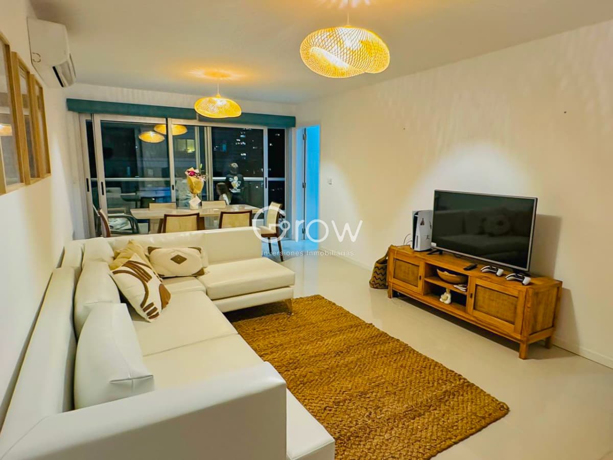 Apartamento en Icon Brava muy lindo puesto alquiler verano  -