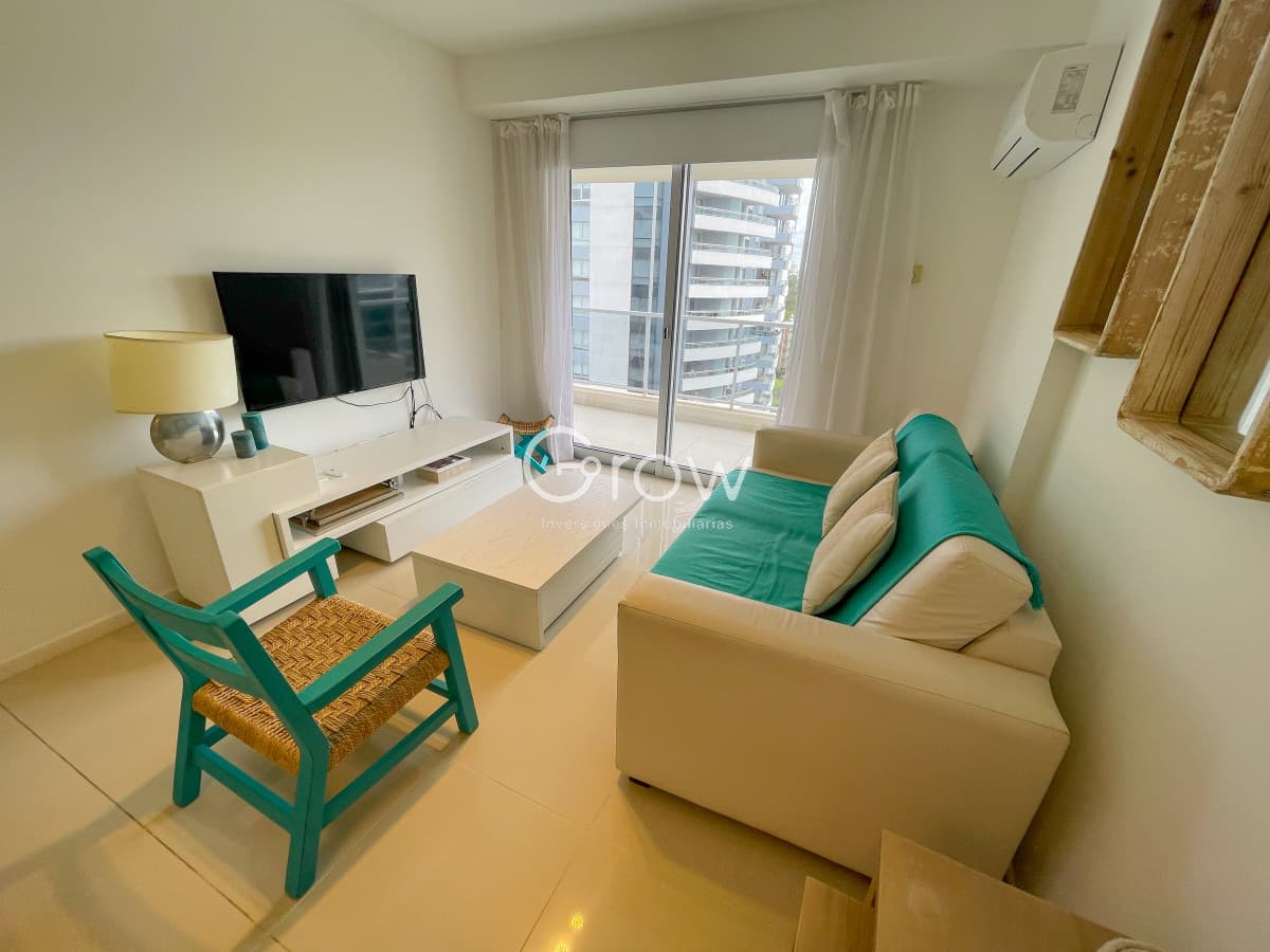 Hermoso apartamento en alquiler de verano, a pasos de Playa Brava  -