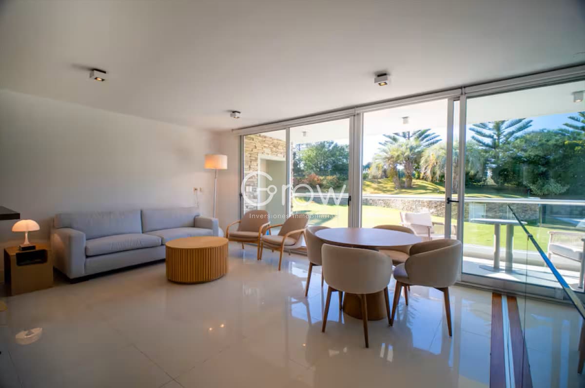 Exclusivo departamento en Rincon del Indio a pasos del mar  -