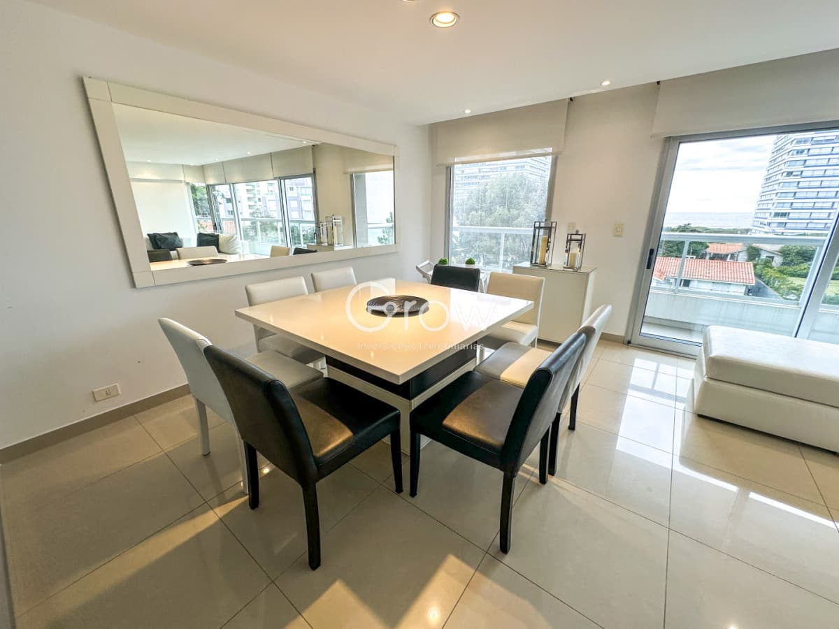 Exclusivo departamento semi piso en Playa Brava, Punta del Este!