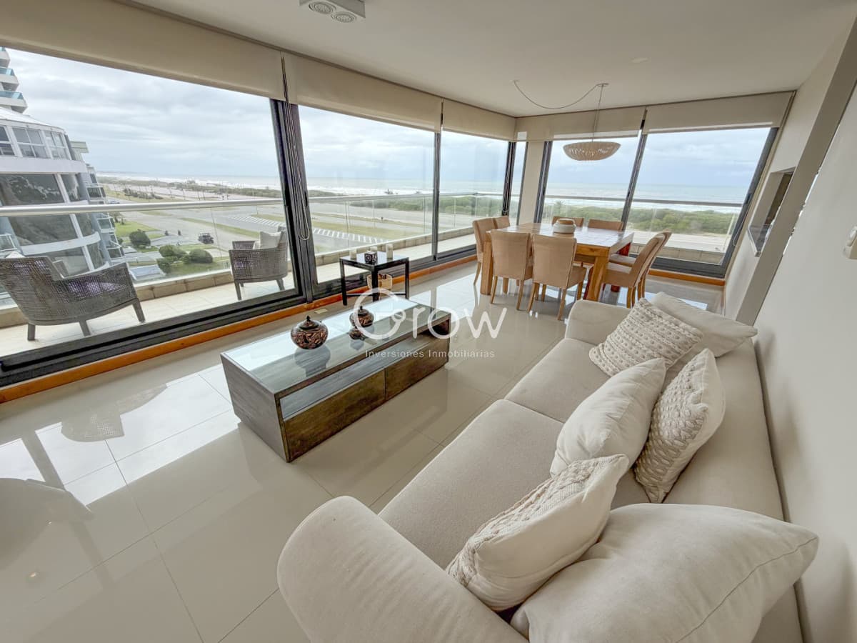 Exclusivo Penthouse en primera línea de Playa Brava