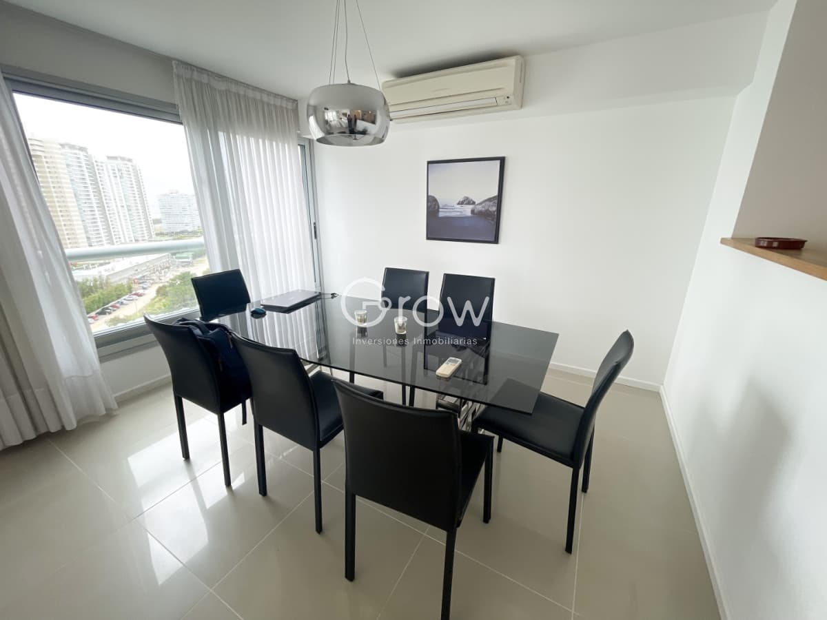 Exclusivo departamento en Playa Brava edificio Quartier del Mar   -