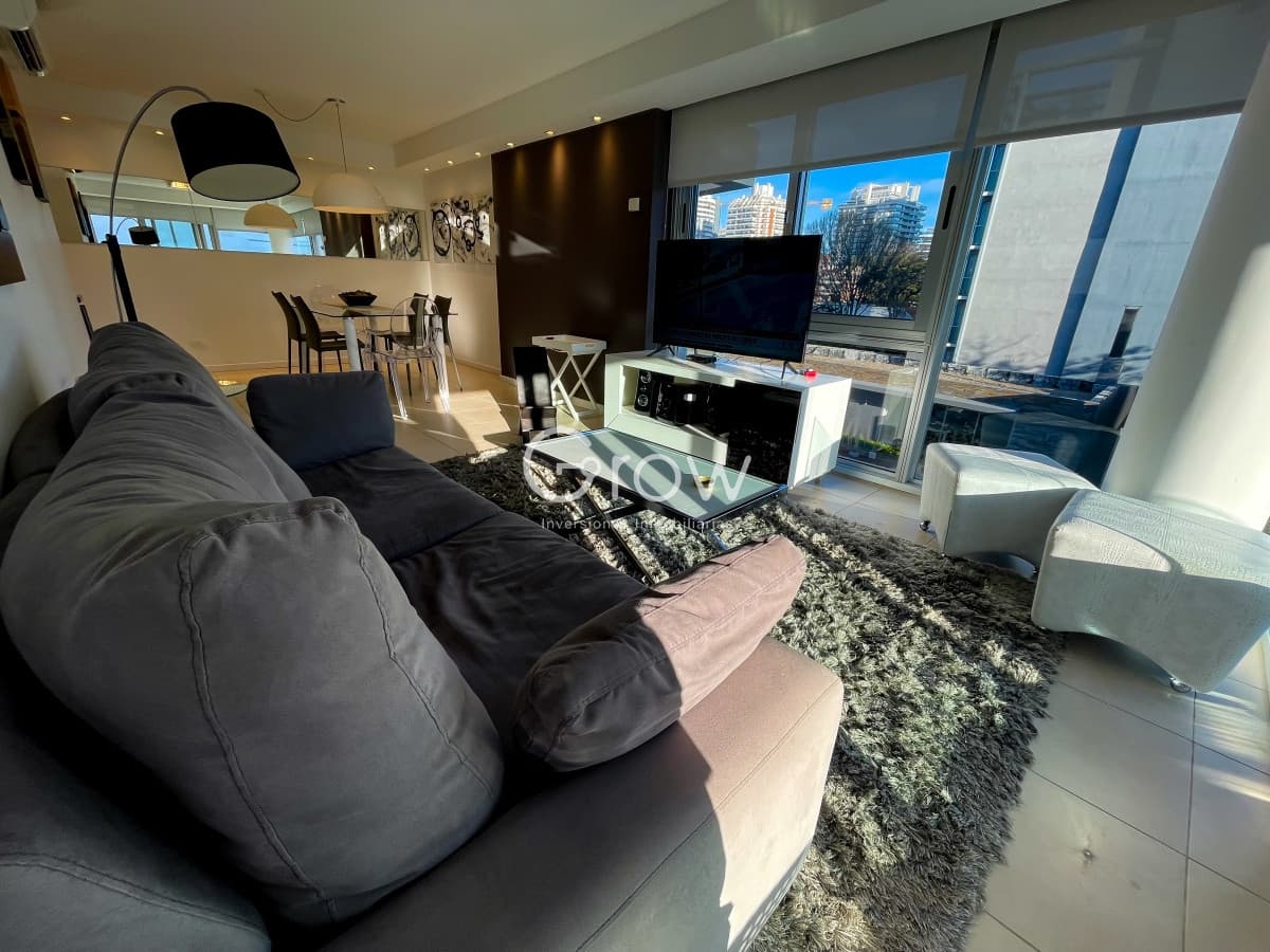 Hermoso apartamento esquinero en Playa Mansa!