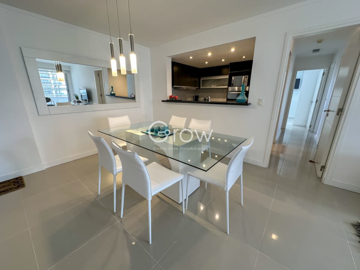 Departamento esquinero en venta en Forest Tower II