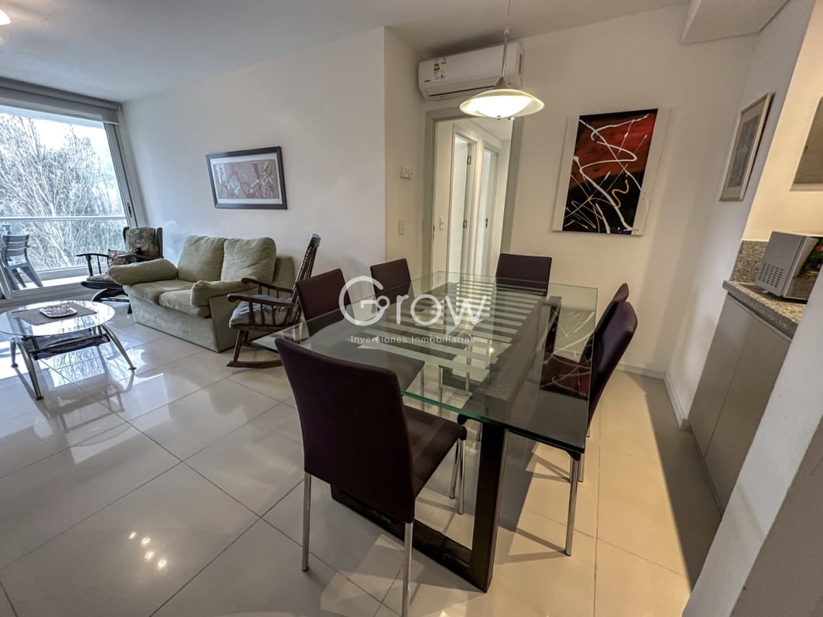 Apartamento en venta de 2 dormitorios la torre Be Punta