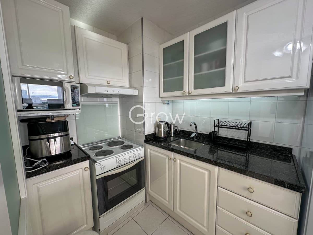 Exclusivo departamento piso alto en venta a solo pasos del mar en Playa Mansa