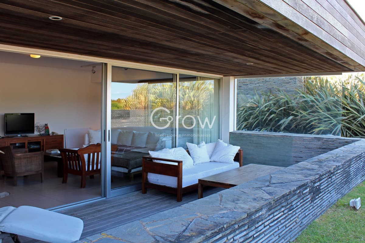 Excelente departamento frente al mar en Brava 28