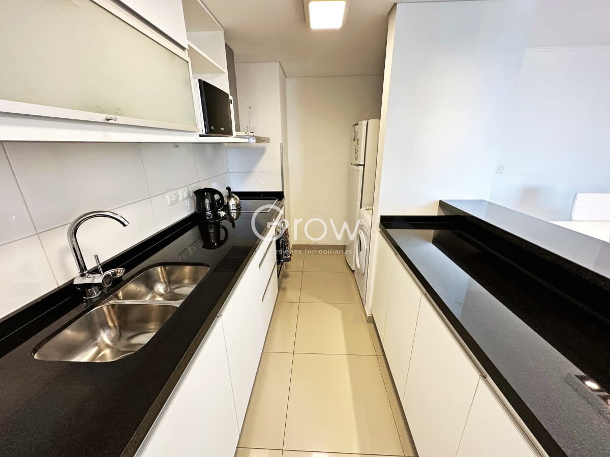 Wind Tower en venta con vista al mar y amplio balcón