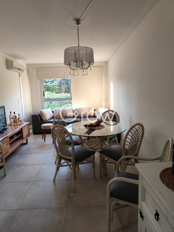 Departamento en alquiler sobre AV Roosevelt.   -