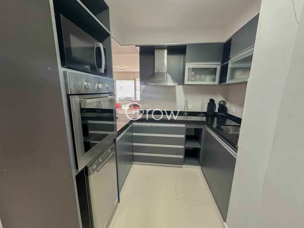 Icon Brava en venta de 2 dormitorios y medio a USD 340,000