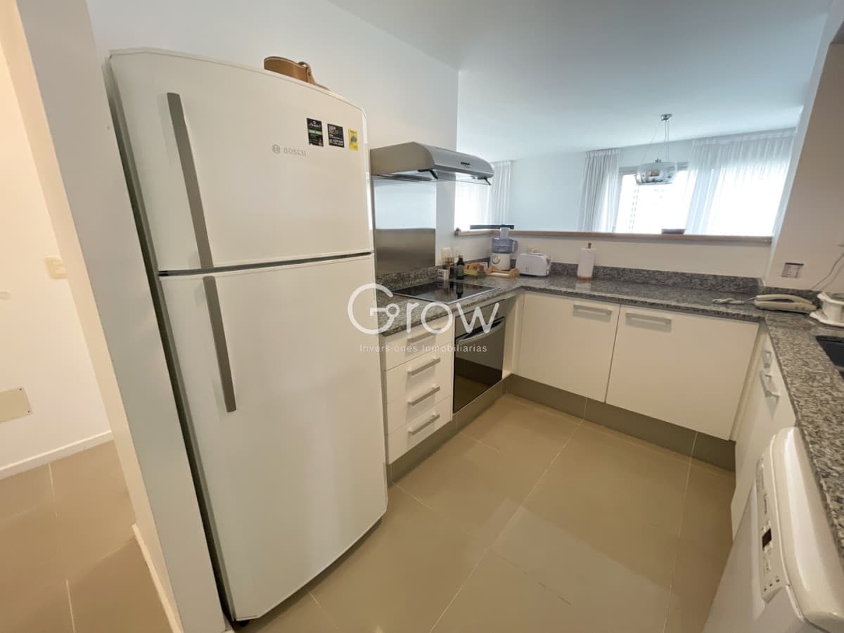Exclusivo departamento en Playa Brava edificio Quartier del Mar   -