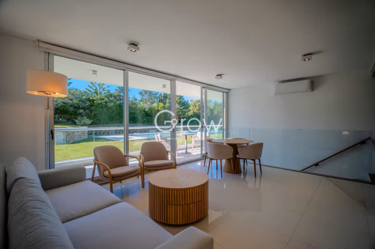 Exclusivo departamento en Rincon del Indio a pasos del mar  -