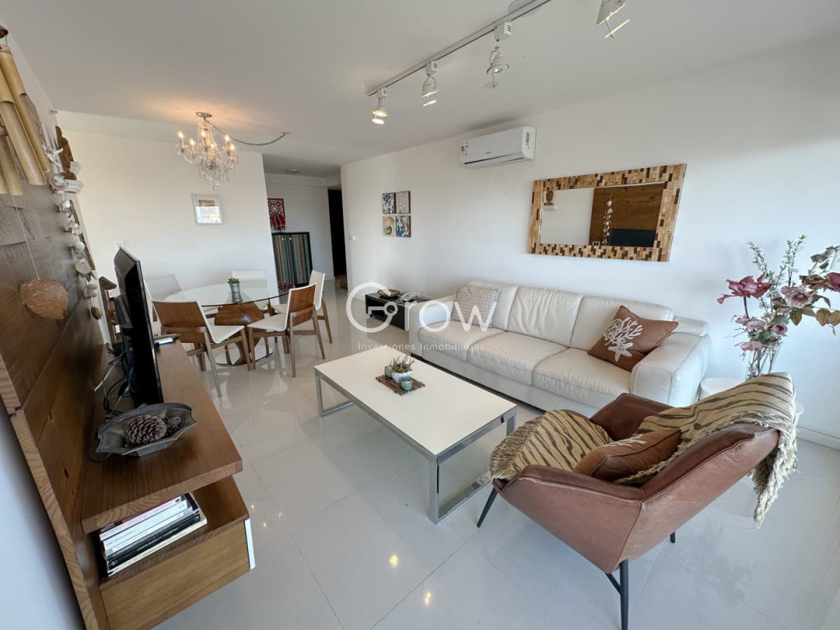 Hermoso Apartamento en venta a pasos del mar.