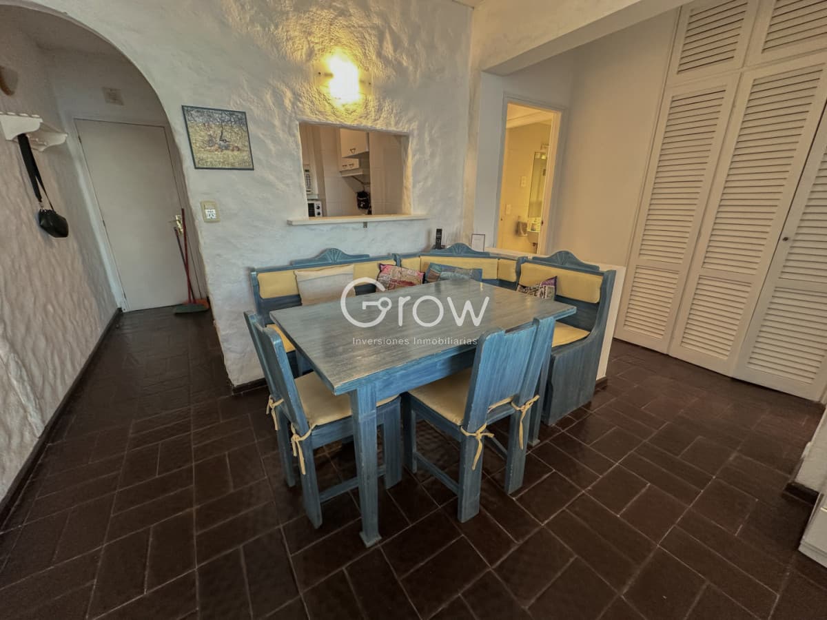Apartamento en Alquiler con vistas al mar.   -