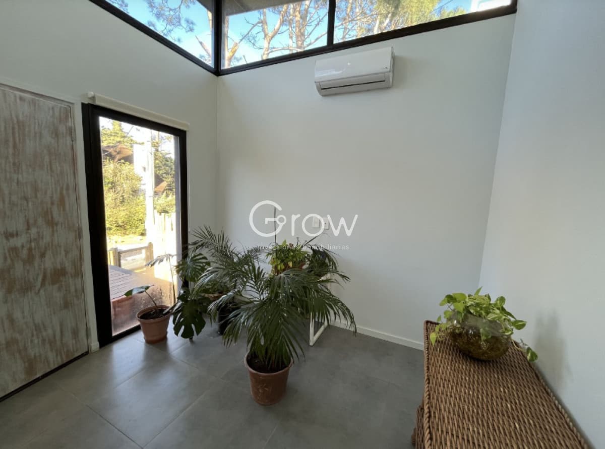 Casa moderna en venta en Lugano, Punta del Este!