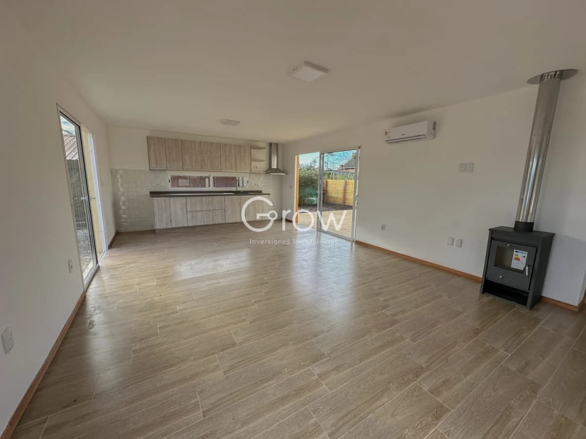 Hermosa casa a estrenar en Pinares