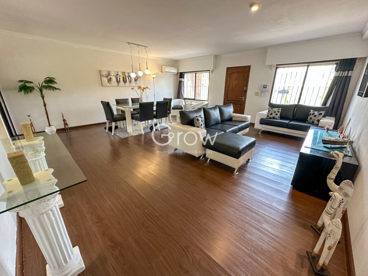 Hermosa casa en barrio Residencial de Punta del Este a pasos de todo!