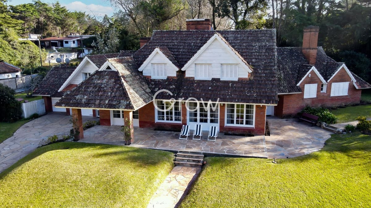 Hermosa casa a metros del mar en GOLF