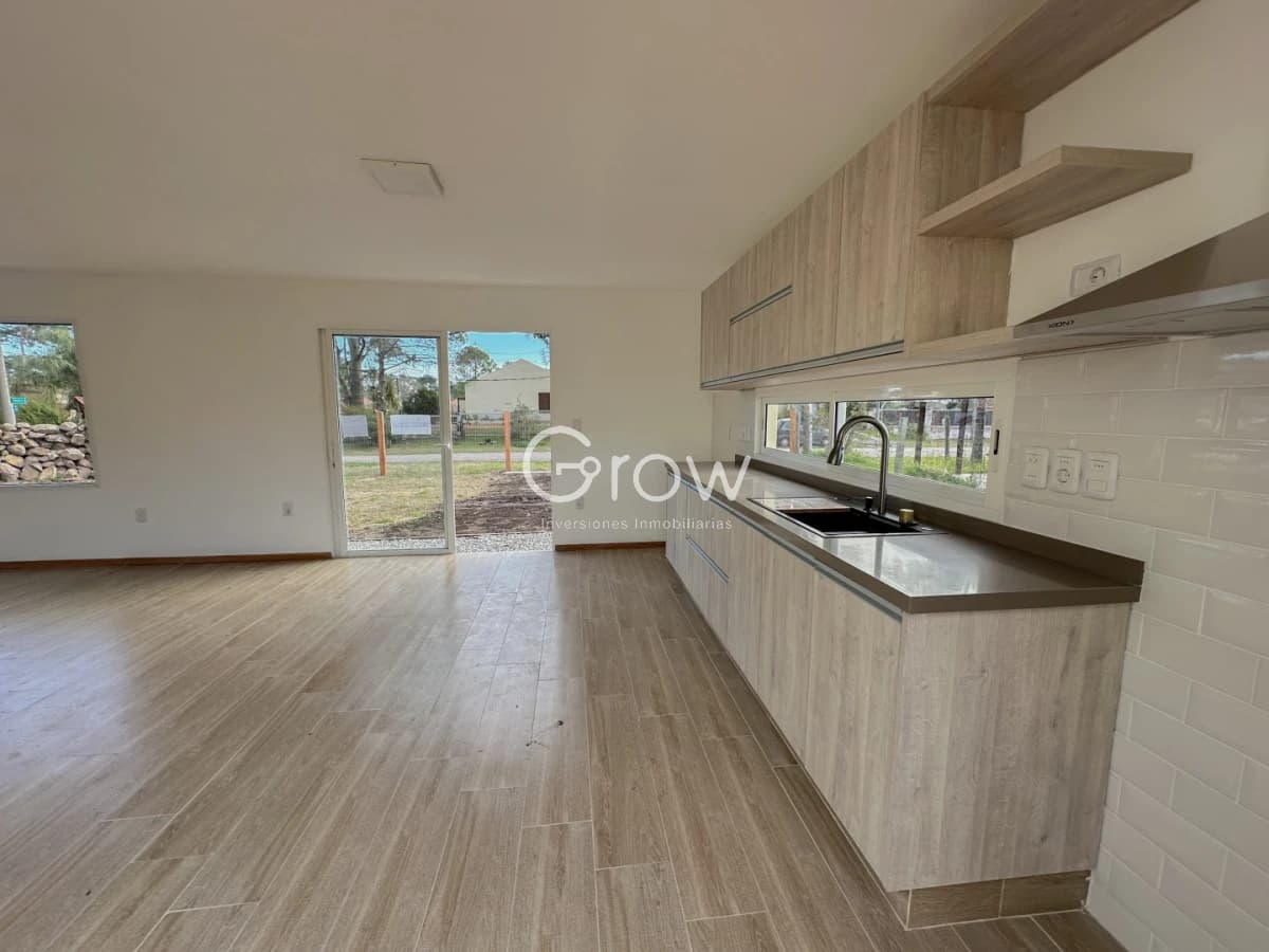 Hermosa casa a estrenar en Pinares