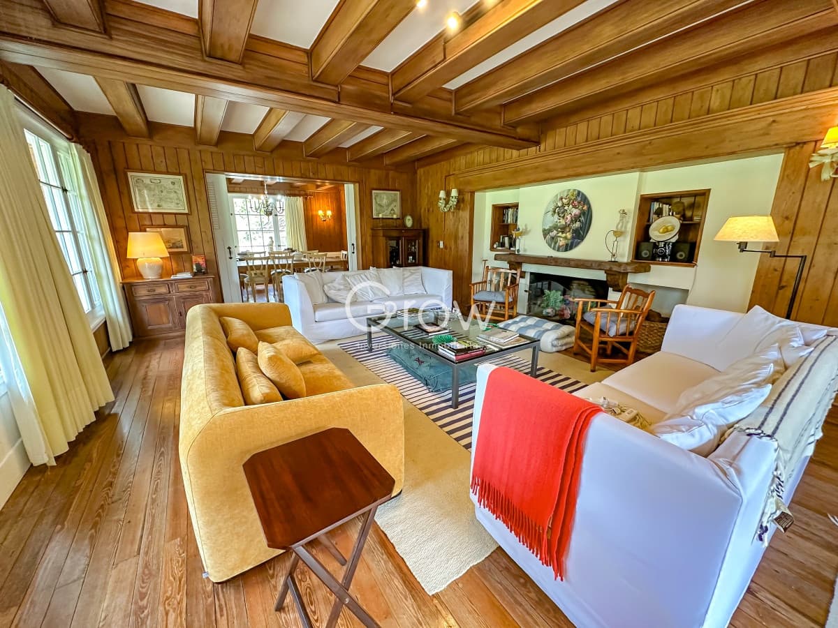 Hermosa casa a metros del mar en GOLF