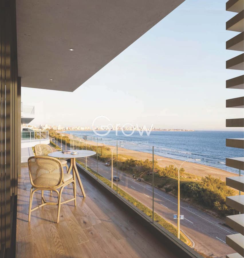 Exclusivo apartamento en primera linea de Playa Mansa!