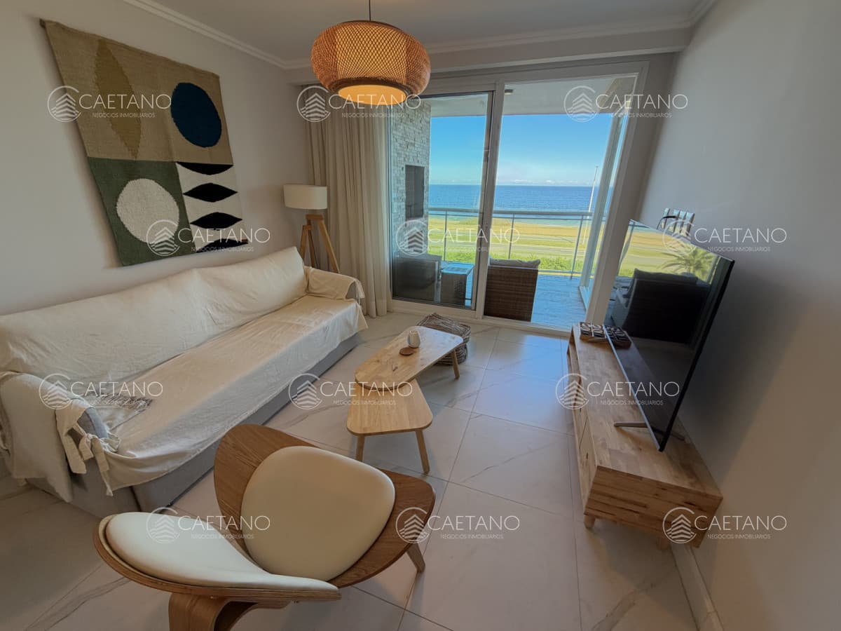 DEPARTAMENTO MODERNO FRENTE AL MAR U$S 380.000