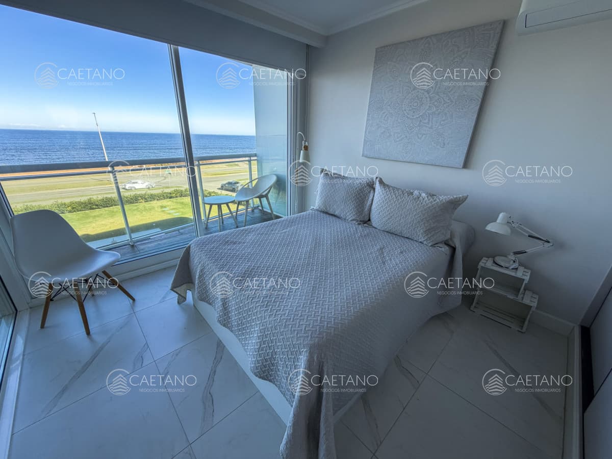 DEPARTAMENTO MODERNO FRENTE AL MAR U$S 380.000