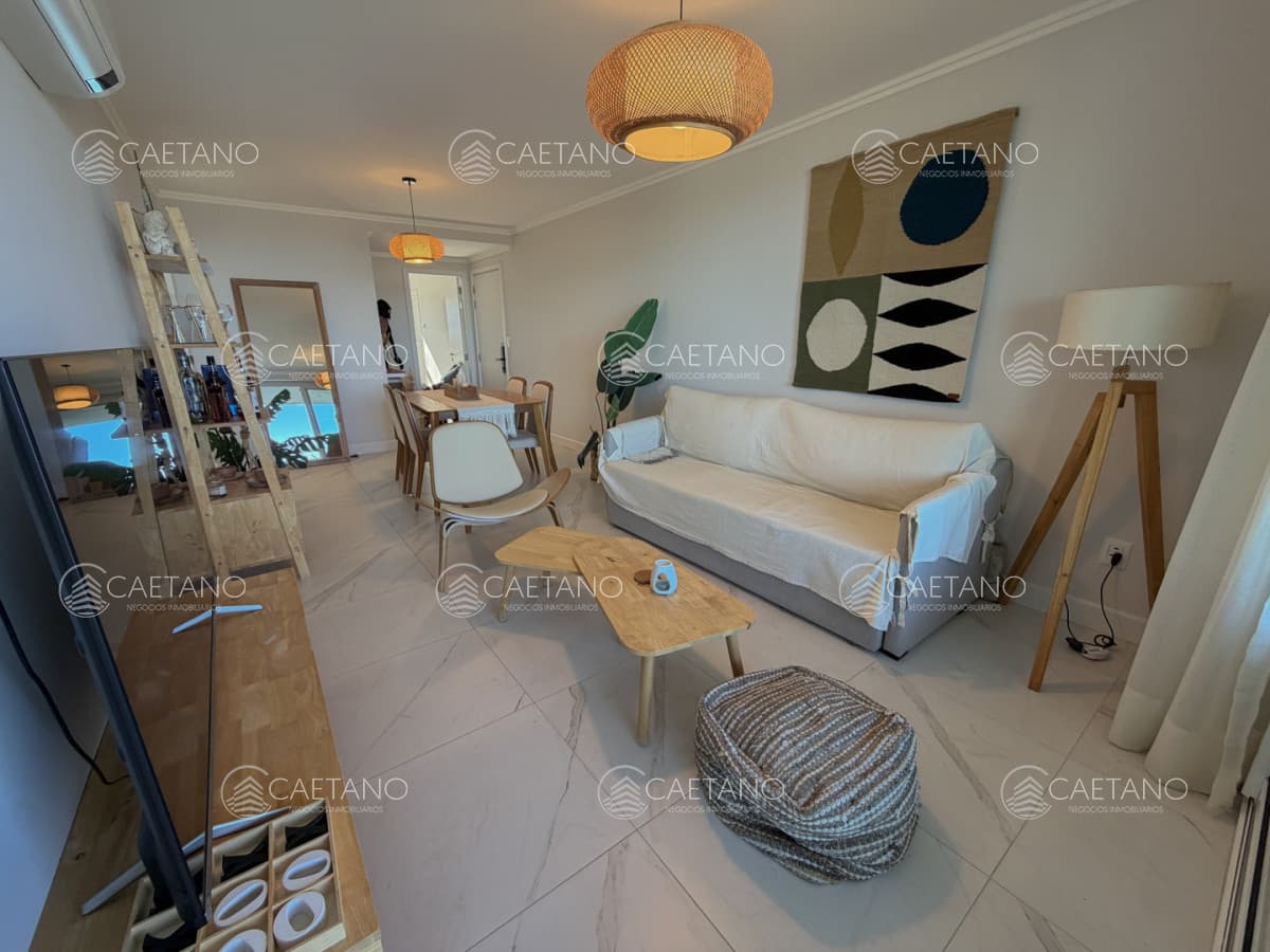 DEPARTAMENTO MODERNO FRENTE AL MAR U$S 380.000