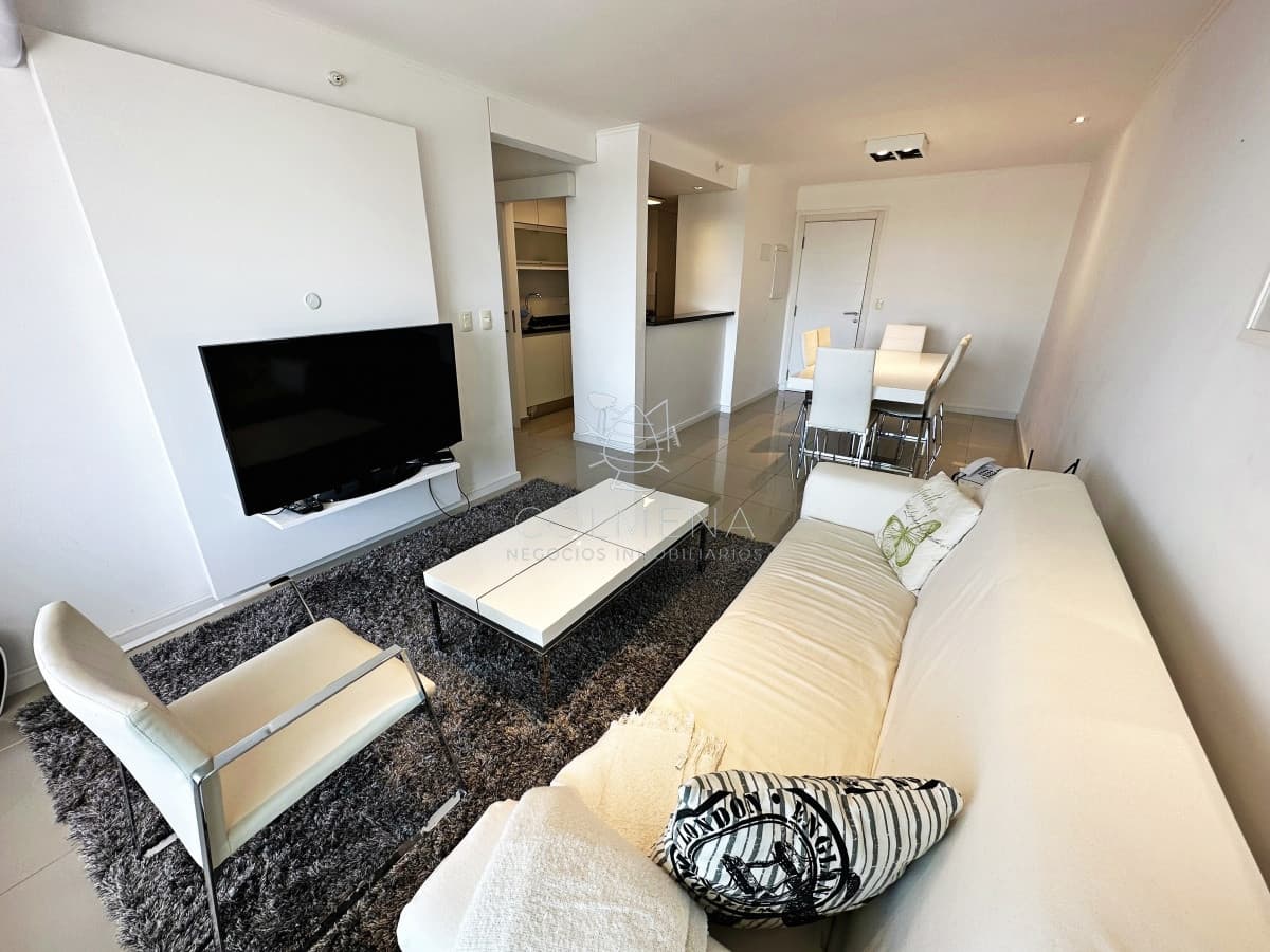 Wind Tower en venta con vista al mar y amplio balcón
