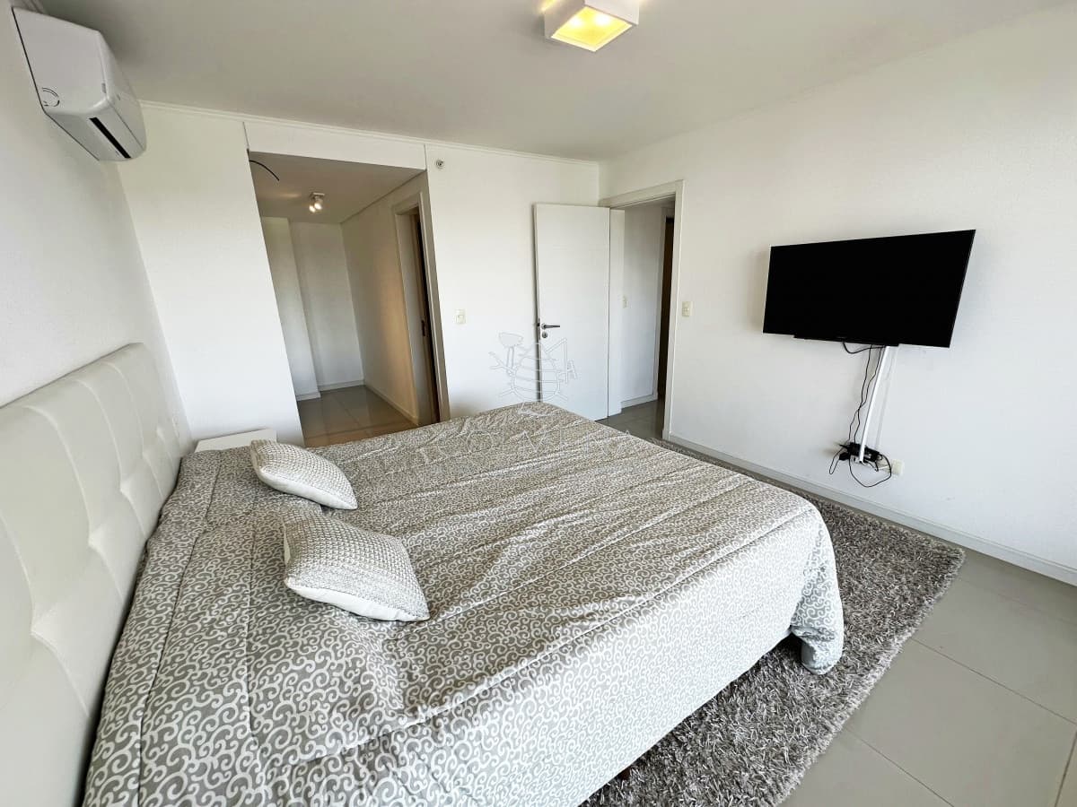 Wind Tower en venta con vista al mar y amplio balcón
