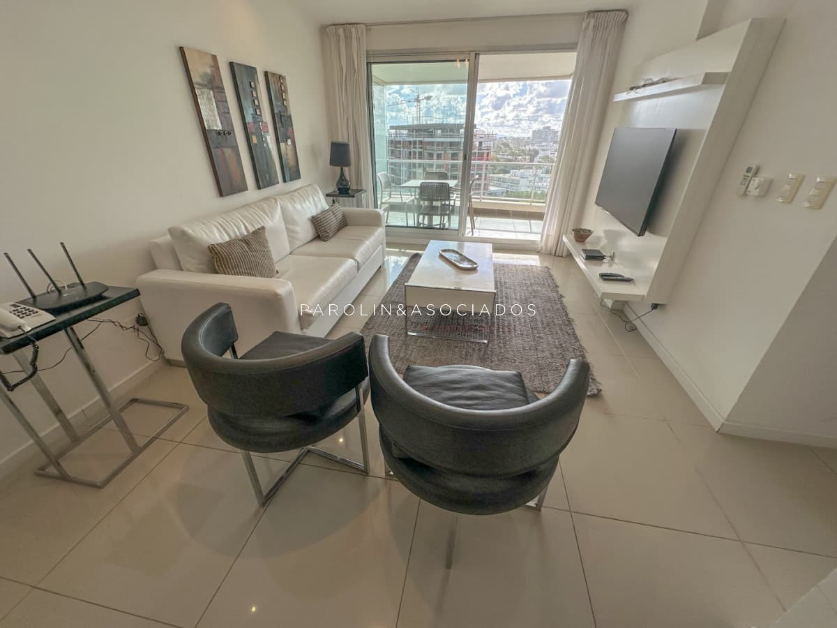 Apartamento en venta de 2 dormitorios Wind Tower, Punta del Este.