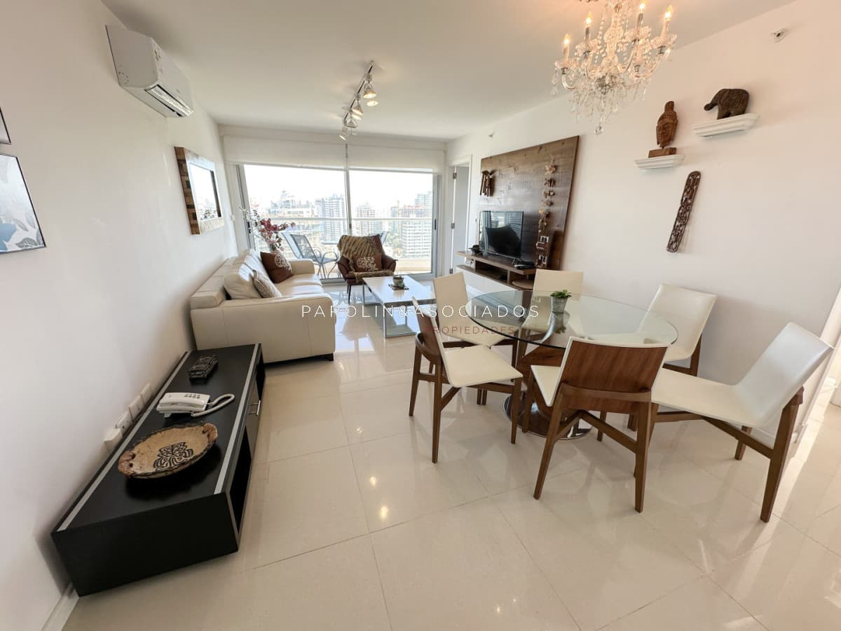 Hermoso Apartamento en venta a pasos del mar.