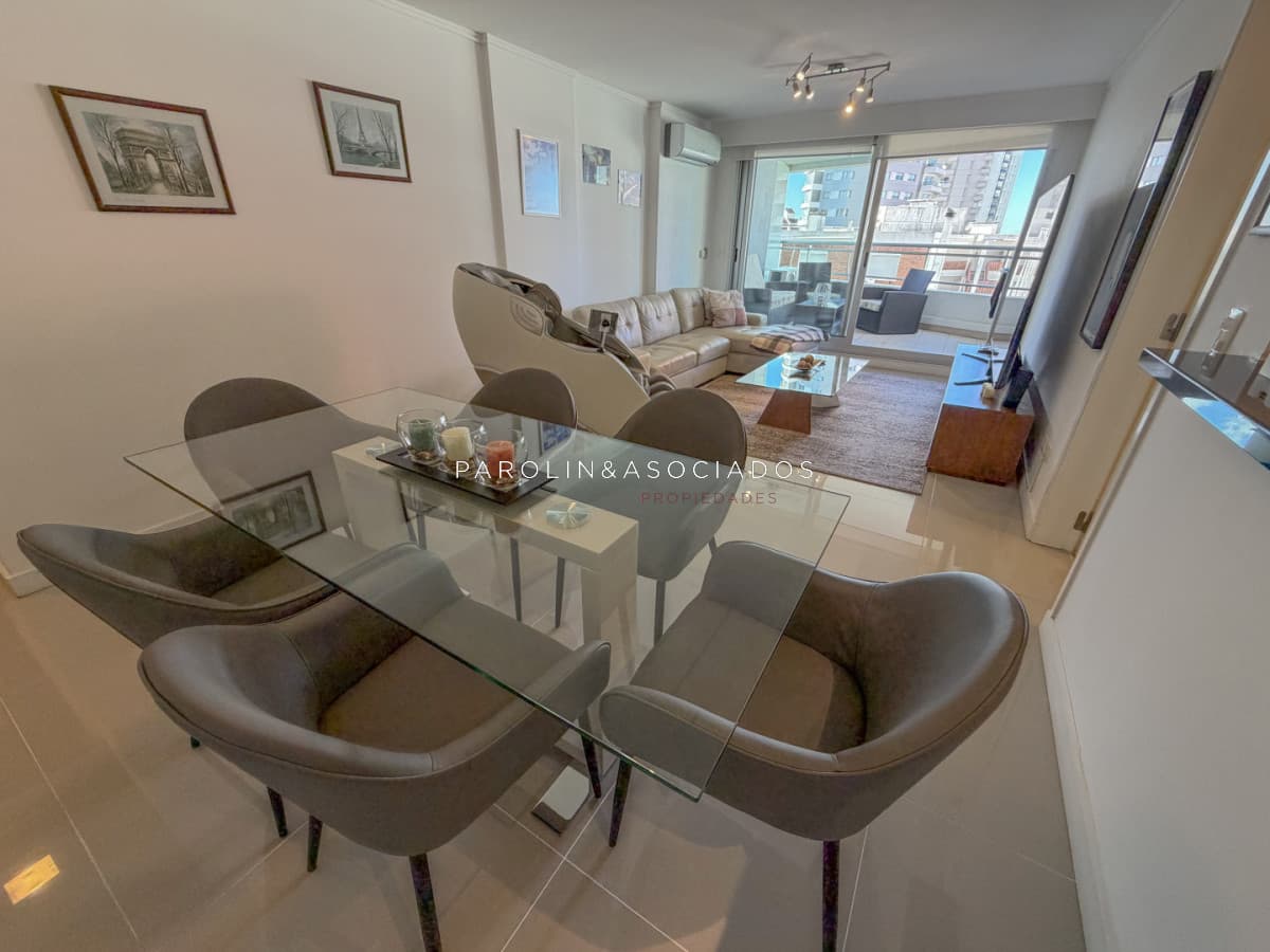 Apartamento en venta de 3 dormitorios en Forest Tower II, Punta del Este.