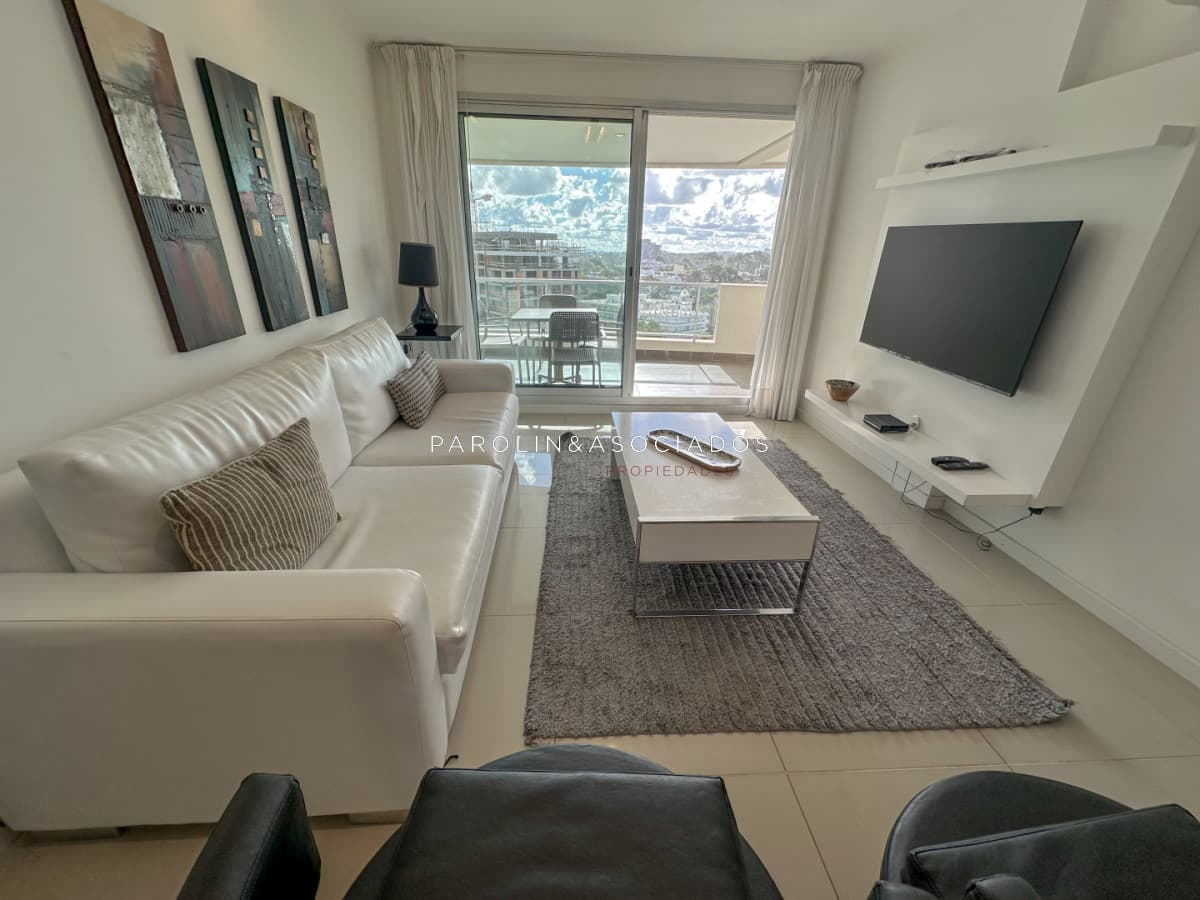 Apartamento en venta de 2 dormitorios Wind Tower, Punta del Este.