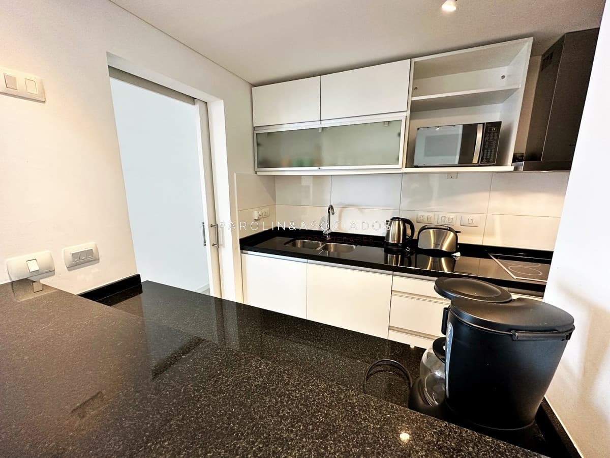 Apartamento en venta de 2 dormitorios en Wind Tower, Punta del Este.