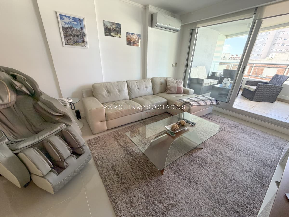 Apartamento en venta de 3 dormitorios en Forest Tower II, Punta del Este.