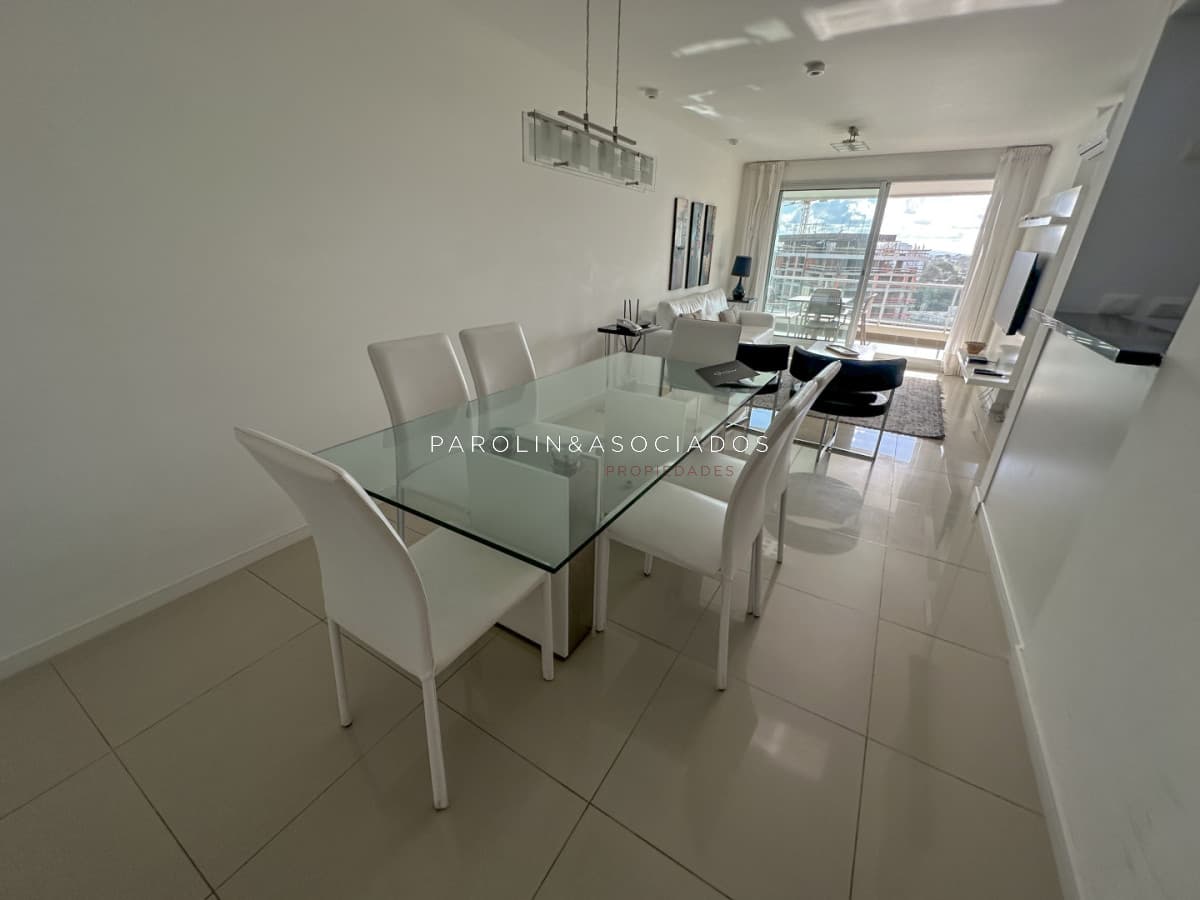 Apartamento en venta de 2 dormitorios Wind Tower, Punta del Este.