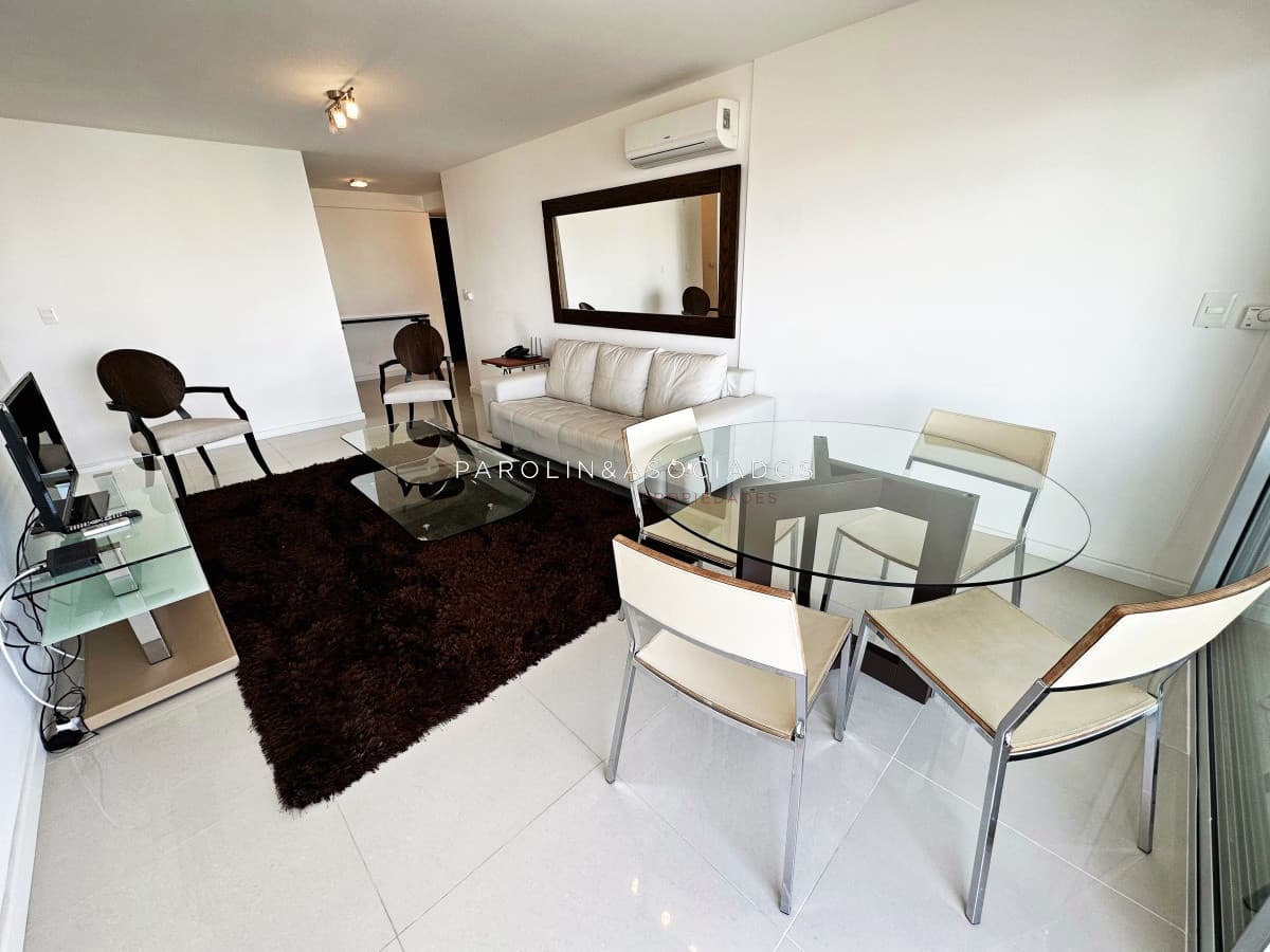 Icon Brava. Punta del Este. Exclusivo apartamento a solo pasos del mar.