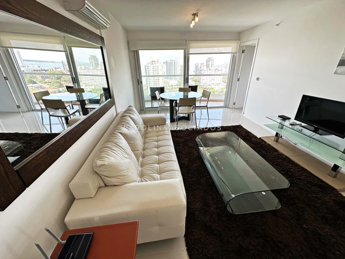 Icon Brava. Punta del Este. Exclusivo apartamento a solo pasos del mar.