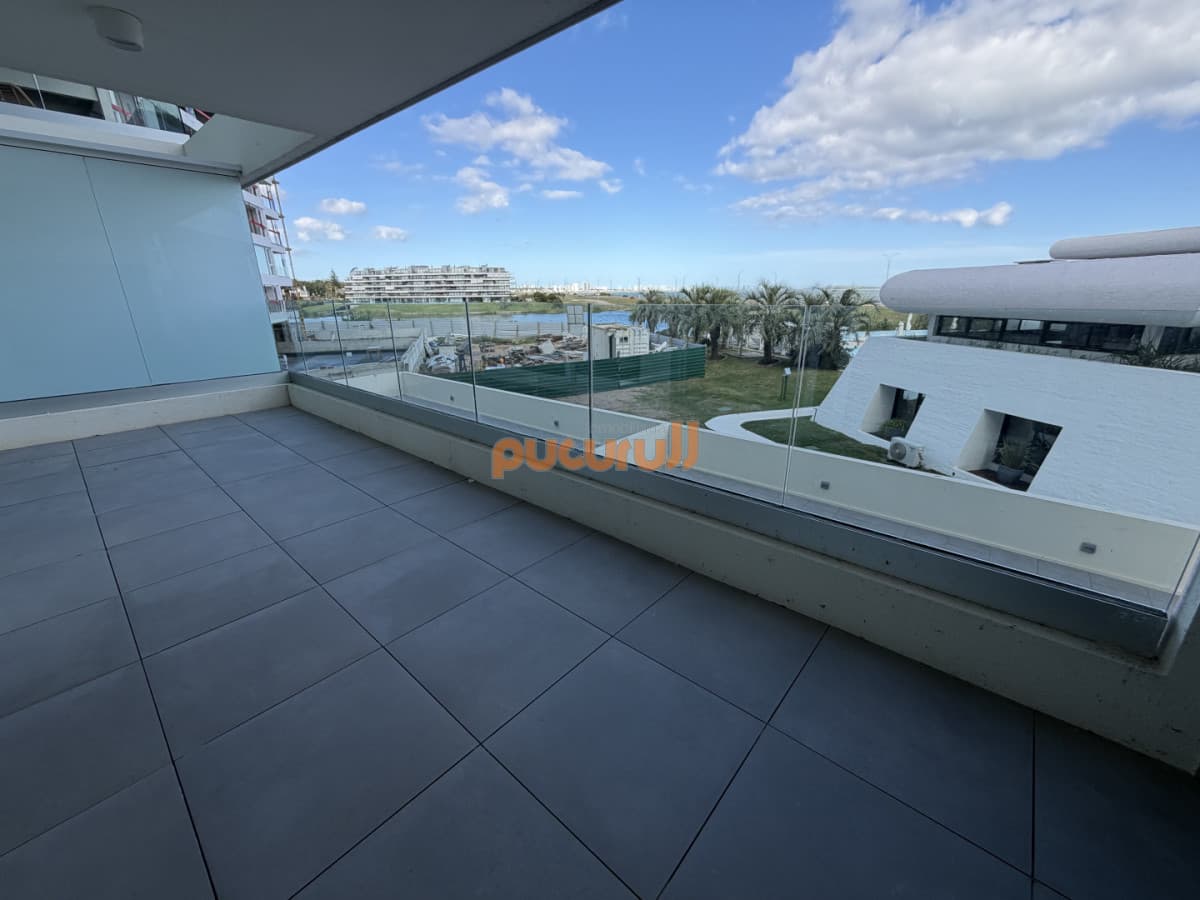 Poseidon Laguna - todo lo que buscas en un solo apartamento frente al mar