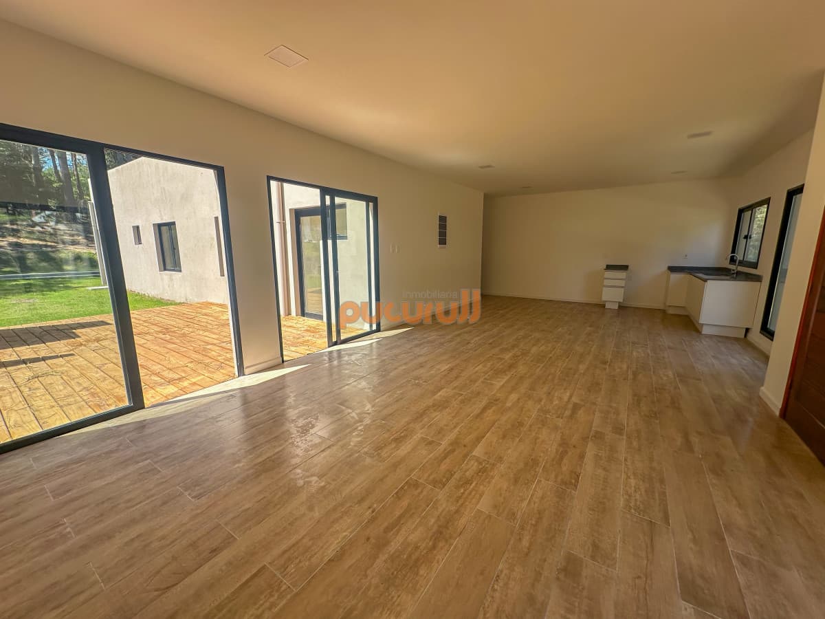 Casas a estrenar en Laguna del Sauce. Punta del Este